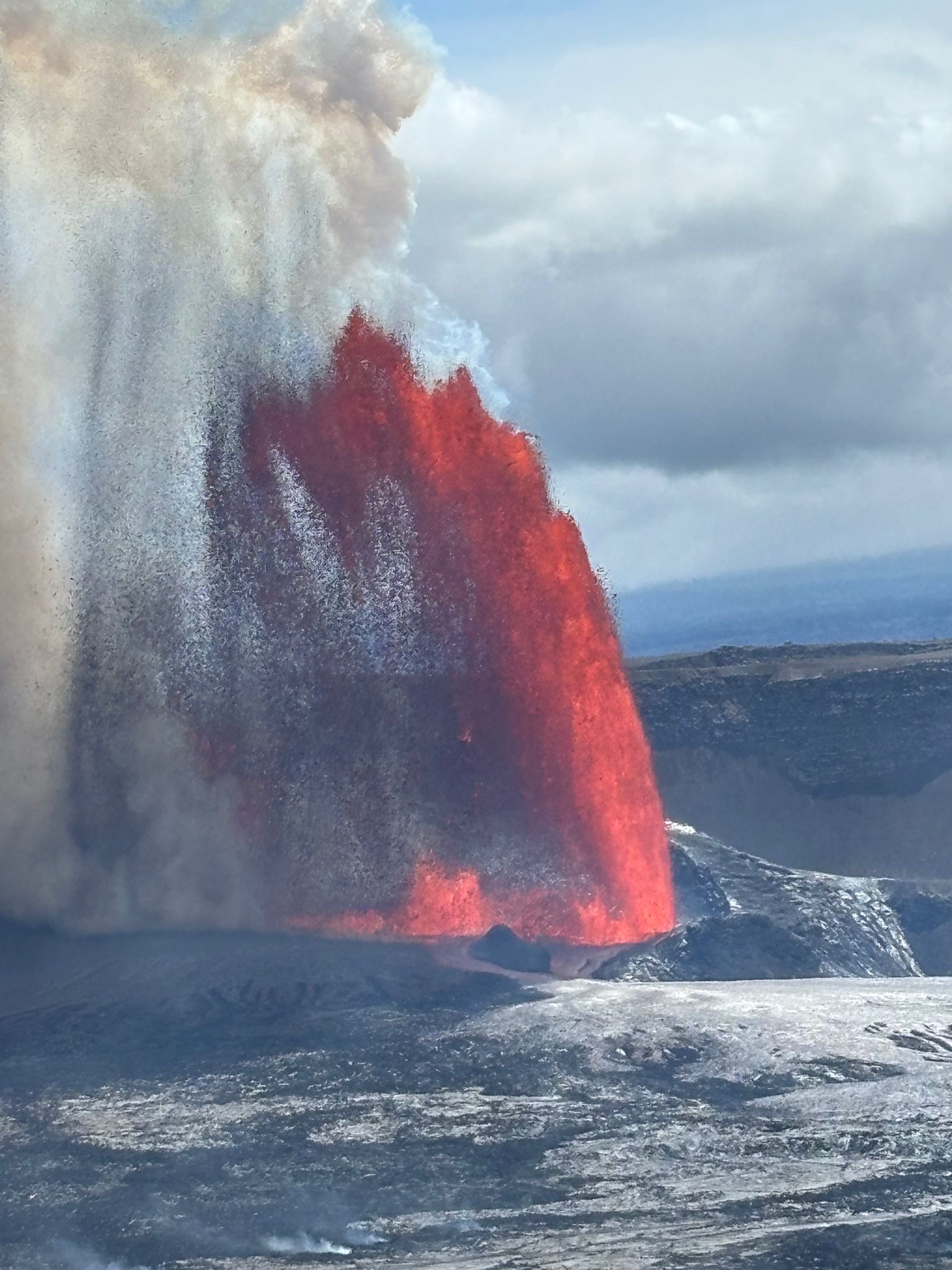 Steam vents rising at Hawaiʻi Volcanoes National Park